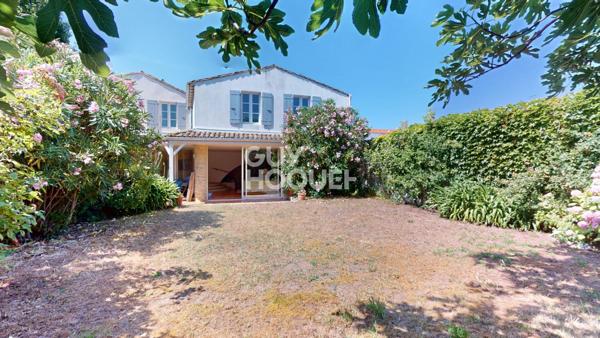 Maison d'exception à vendre au coeur du village de Ars-en-Ré -