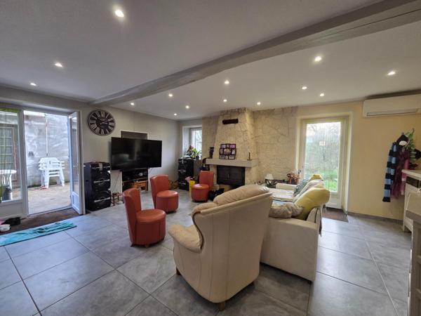 Maison à SAINT-JEAN-D'ANGELY, 17400 - 4 pièces 94m²