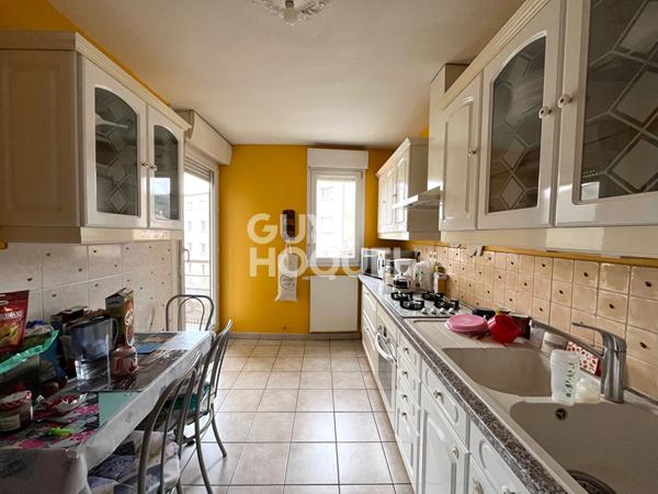 Spacieux T4 avec balcon, garage et grenier / Proche gare de Givors Ville