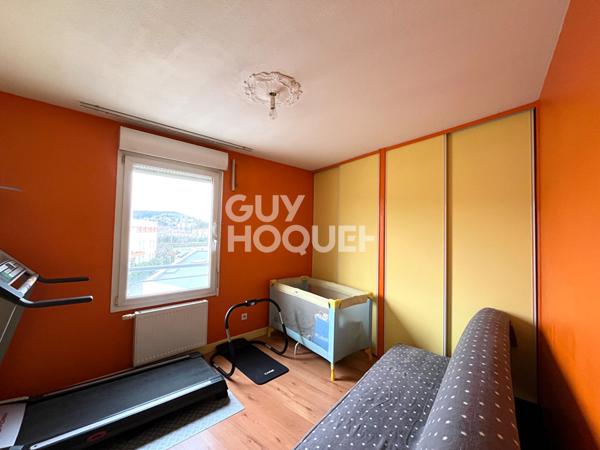 Spacieux T4 avec balcon, garage et grenier / Proche gare de Givors Ville