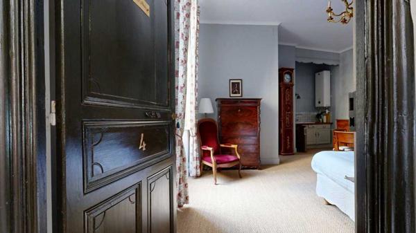Appartement - Sarlat-la-caneda Sarlat : Dans l'œil de Ridley Scott, de "Les Duellistes" au "Dernier Duel", studio de 35m2 dans un immeuble classé. Visite virtuelle sur demande