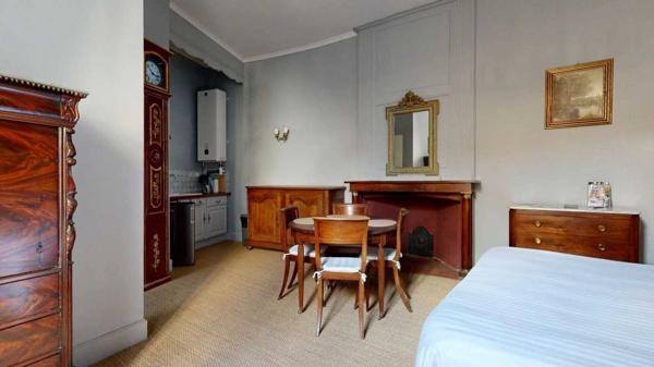Appartement - Sarlat-la-caneda Sarlat : Dans l'œil de Ridley Scott, de "Les Duellistes" au "Dernier Duel", studio de 35m2 dans un immeuble classé. Visite virtuelle sur demande