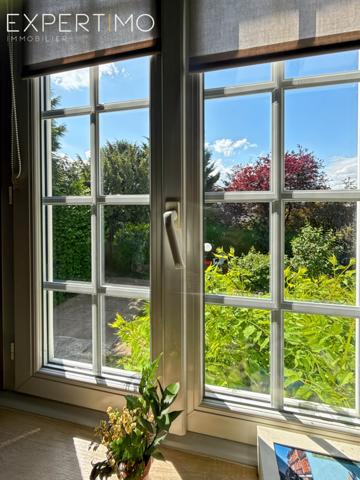 Andilly (95580) Andilly. Charmante maison de 6 pièces de 135 m², située dans un écrin de verdure, en parfait état.