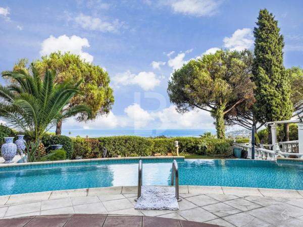 Villa provençale en pierre avec vue mer à Sainte-Maxime