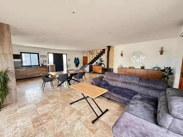 Maison Chateau Gontier Sur Mayenne - Plain pied - 3 chambres - 2 garages