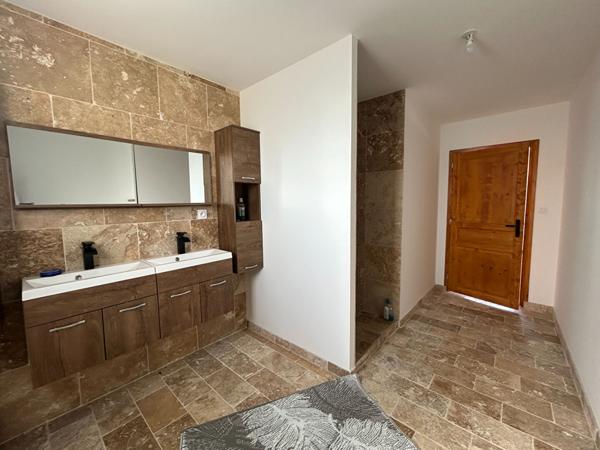 Maison Chateau Gontier Sur Mayenne - Plain pied - 3 chambres - 2 garages