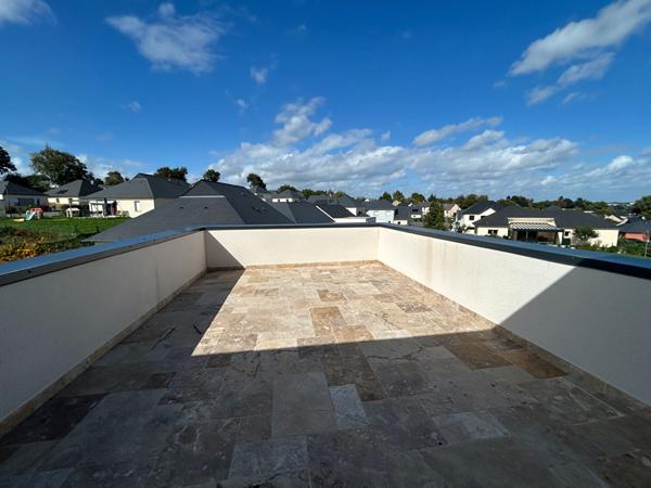 Maison Chateau Gontier Sur Mayenne - Plain pied - 3 chambres - 2 garages