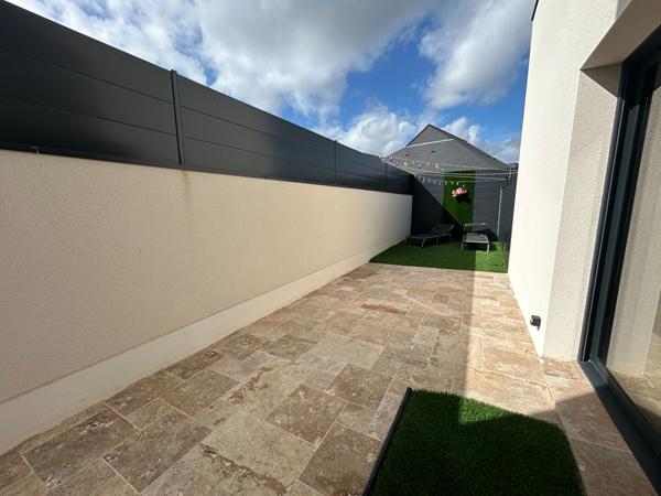 Maison Chateau Gontier Sur Mayenne - Plain pied - 3 chambres - 2 garages