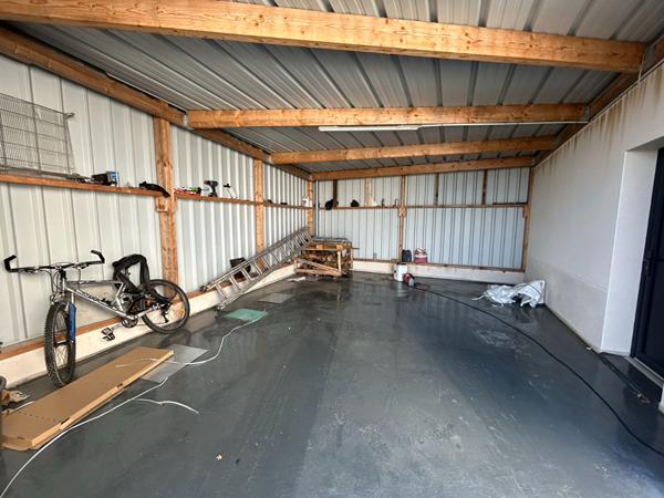 Maison Chateau Gontier Sur Mayenne - Plain pied - 3 chambres - 2 garages