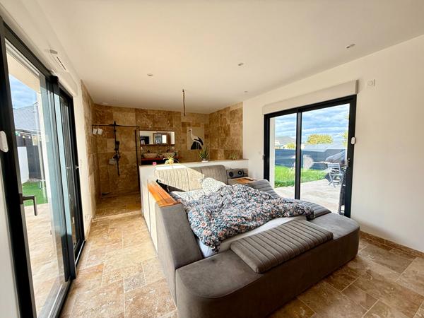 Maison Chateau Gontier Sur Mayenne - Plain pied - 3 chambres - 2 garages