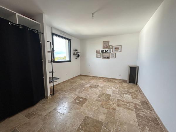 Maison Chateau Gontier Sur Mayenne - Plain pied - 3 chambres - 2 garages