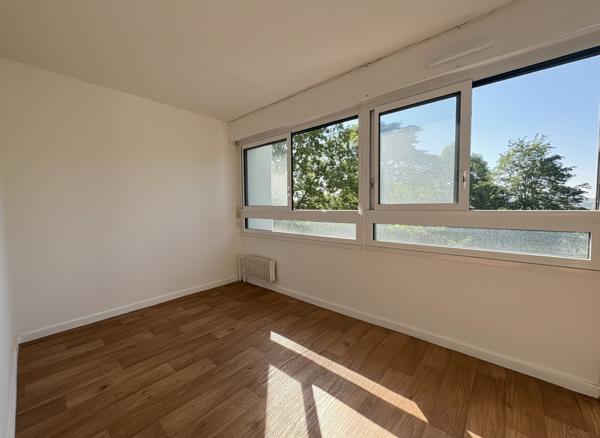 Appartement Verrieres Le Buisson 4 pièce(s) 78 m2