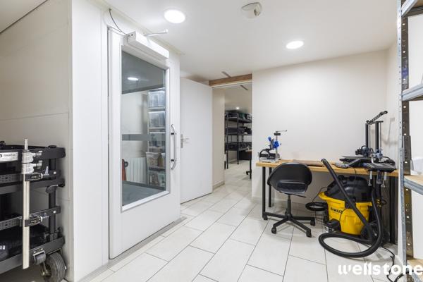 Bureaux à vendre ou à louer à PARIS 75018