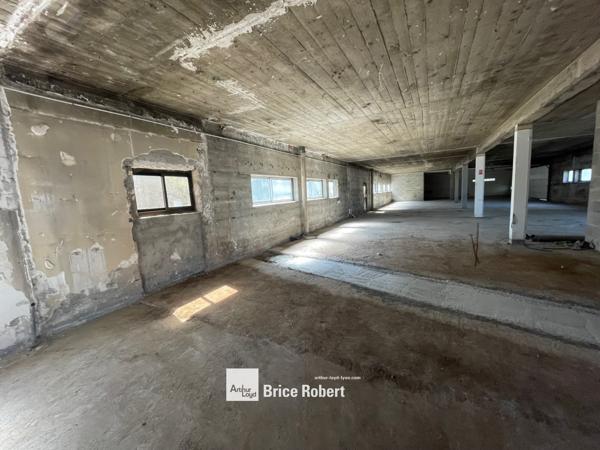 Location bureaux en rez de chaussée à Villeurbanne accès immédiat périphérique