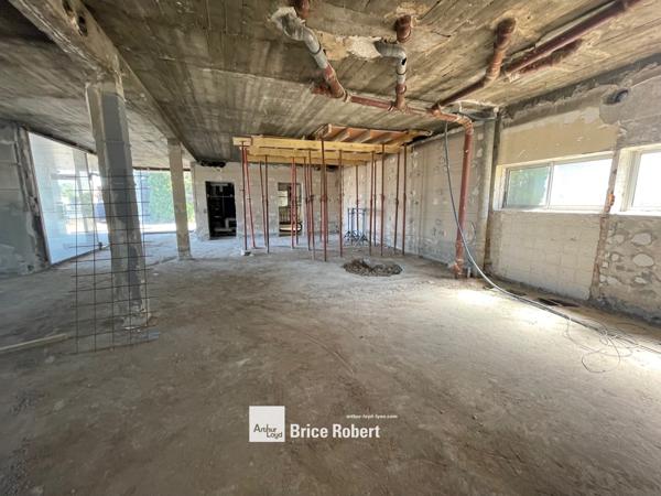 Location bureaux en rez de chaussée à Villeurbanne accès immédiat périphérique