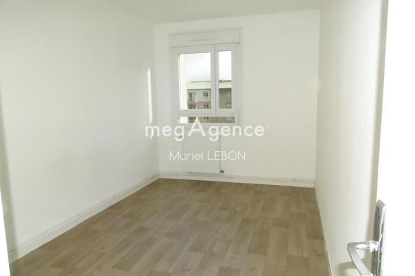 Appartement à FOUGERES, 35300 - 4 pièces 65m²