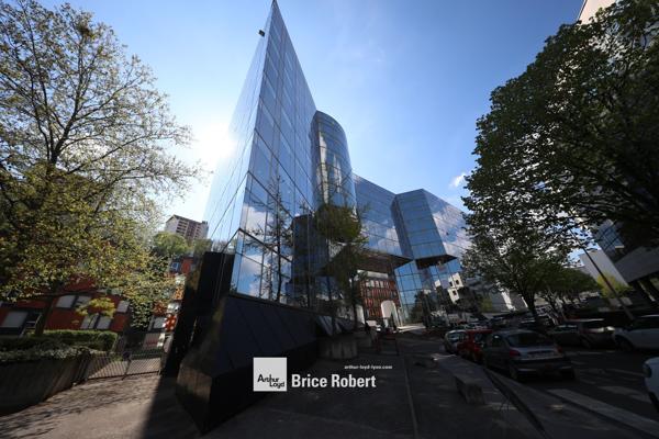 Location bureaux à Lyon 9ème dans immeuble moderne proche transports