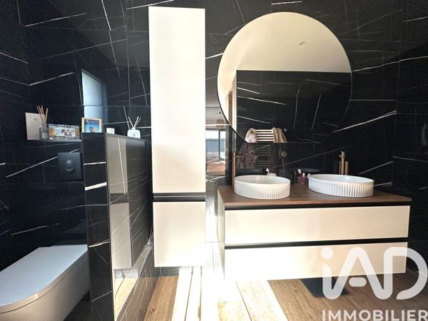 Maison à vendre 6 pièces 150 m² Commelle-Vernay