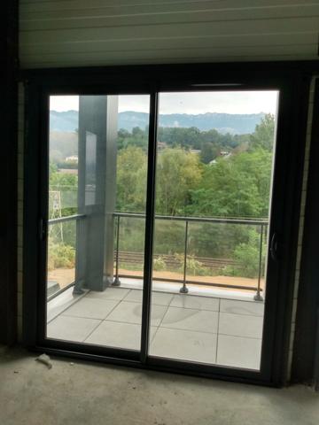 Dpt Savoie (73), à louer VOGLANS Bureaux 75 m²