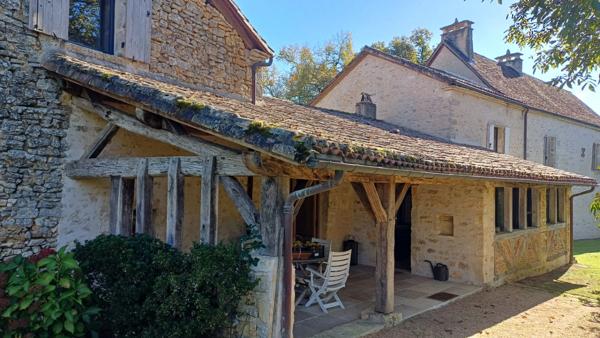 Propriete à vendre 7 pièces à 17 minutes de l'entrée de Périgueux.