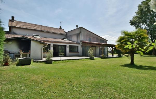 Vente Maison Ref : Camomille à rafraîchir Cholet   