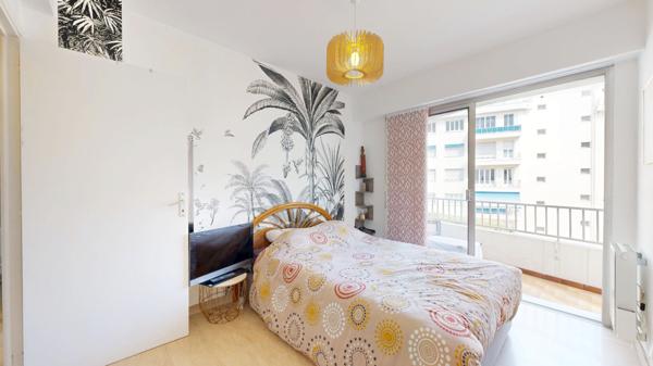 NICE - TZAREWITCH : VASTE 4 PIÈCES AVEC TERRASSE ET BALCON AU CALME AVEC GARAGE