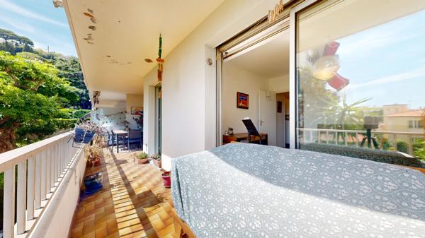 NICE - TZAREWITCH : VASTE 4 PIÈCES AVEC TERRASSE ET BALCON AU CALME AVEC GARAGE