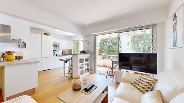 NICE - TZAREWITCH : VASTE 4 PIÈCES AVEC TERRASSE ET BALCON AU CALME AVEC GARAGE