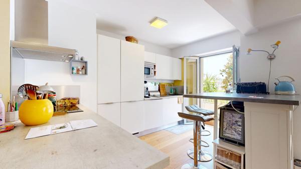 NICE - TZAREWITCH : VASTE 4 PIÈCES AVEC TERRASSE ET BALCON AU CALME AVEC GARAGE