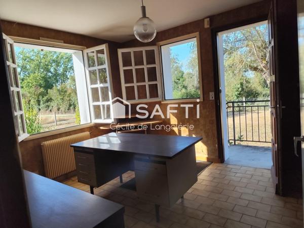 MAISON D'ARCHITECTE - BON ETAT GENERAL - PARC CLOS