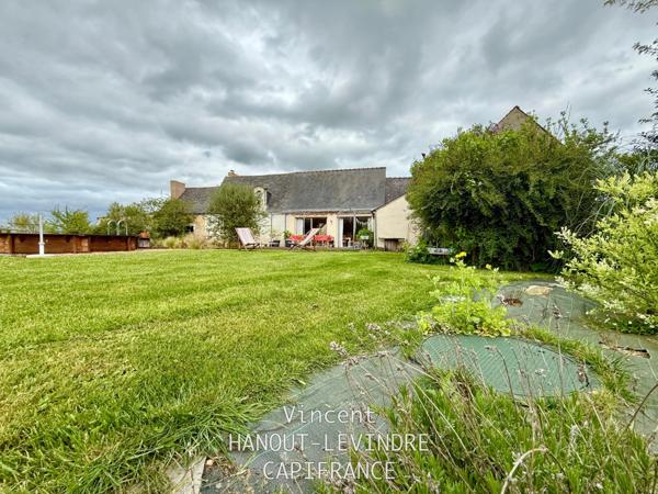 EXCLUSIVITE – PROPRIÉTÉ HISTORIQUE DE 1840 ENTIÈREMENT RÉNOVÉE – CADRE EXCEPTIONNEL À SOULAIRE ET BOURG (49)