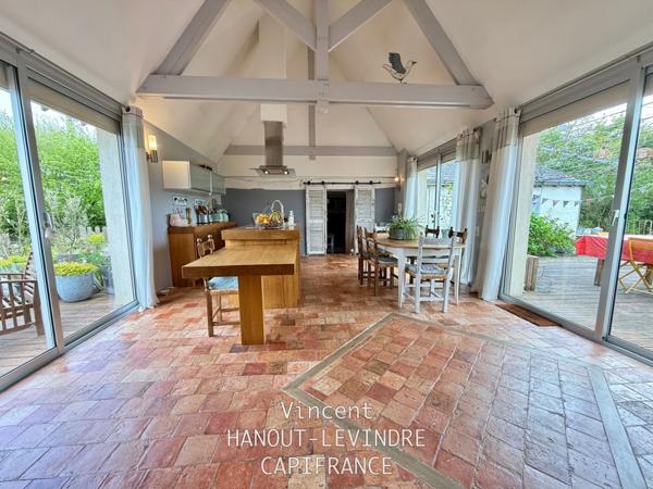 EXCLUSIVITE – PROPRIÉTÉ HISTORIQUE DE 1840 ENTIÈREMENT RÉNOVÉE – CADRE EXCEPTIONNEL À SOULAIRE ET BOURG (49)