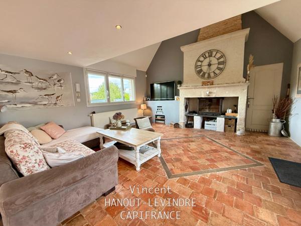 EXCLUSIVITE – PROPRIÉTÉ HISTORIQUE DE 1840 ENTIÈREMENT RÉNOVÉE – CADRE EXCEPTIONNEL À SOULAIRE ET BOURG (49)