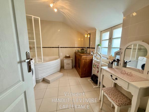 EXCLUSIVITE – PROPRIÉTÉ HISTORIQUE DE 1840 ENTIÈREMENT RÉNOVÉE – CADRE EXCEPTIONNEL À SOULAIRE ET BOURG (49)