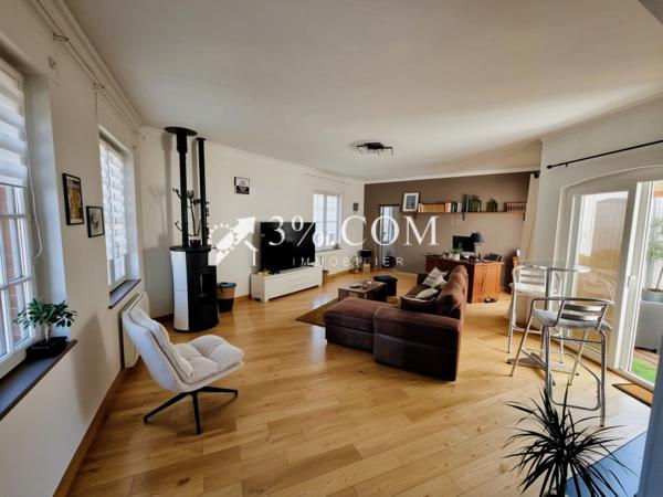 Duplex
                                                                                                                                                                                                                                                                                                                        6 pièce(s)                                                                                                                                                                                                          3 chambre(s)                                                                                                                                                                                                          196.68  m²