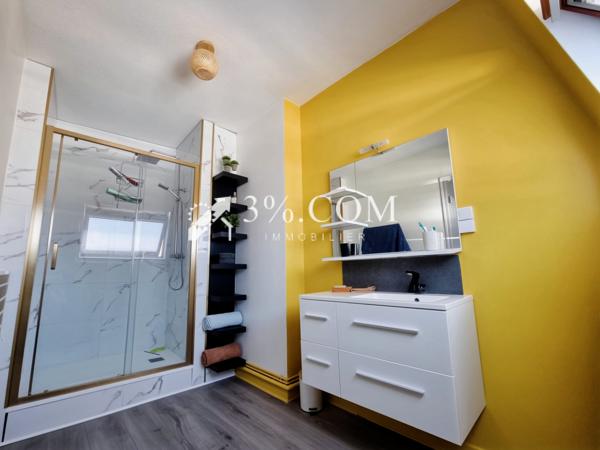 Duplex
                                                                                                                                                                                                                                                                                                                        6 pièce(s)                                                                                                                                                                                                          3 chambre(s)                                                                                                                                                                                                          196.68  m²