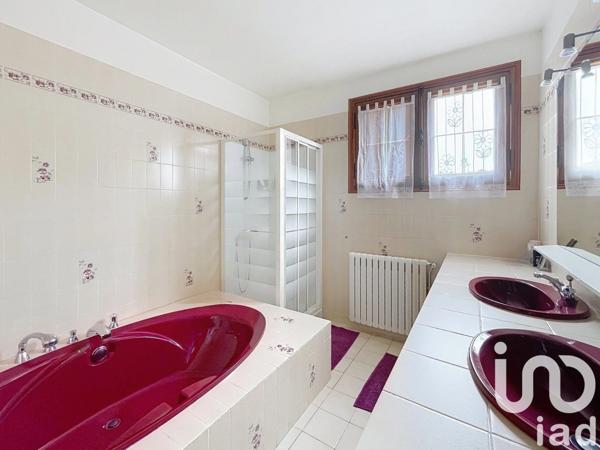 Maison 6 pièces de 160 m² à Baziège (31450)