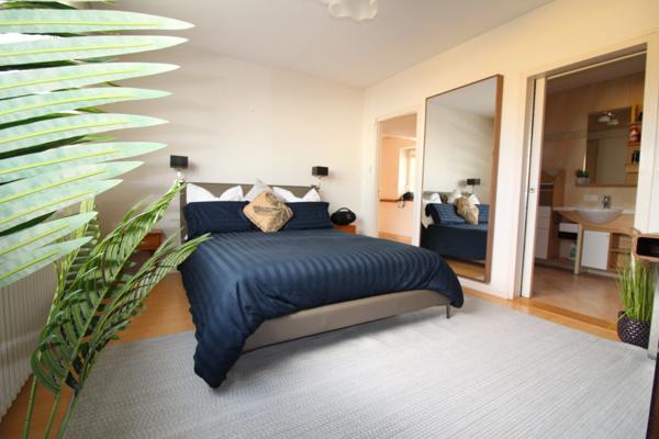 LA ROCHE SUR YON centre ville, Maison de 261m² en COLOCATION pour 6 personnes avec des Baux individuels de 10 mois renouvelables (du 01/09 au 30/06)