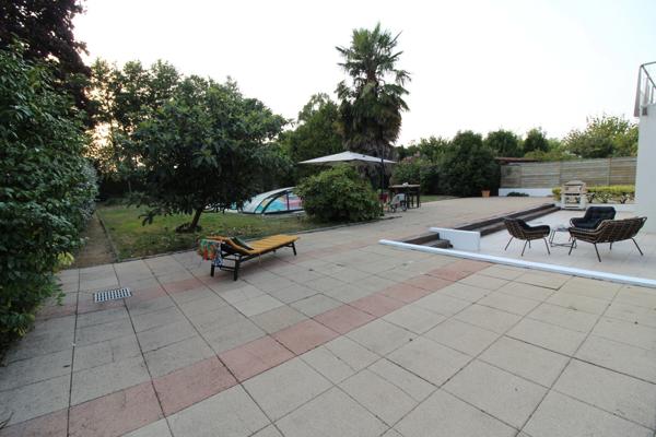 LA ROCHE SUR YON centre ville, Maison de 261m² en COLOCATION pour 6 personnes avec des Baux individuels de 10 mois renouvelables (du 01/09 au 30/06)