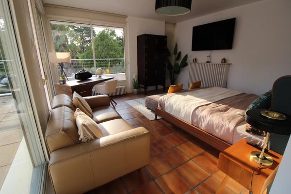 LA ROCHE SUR YON centre ville, Maison de 261m² en COLOCATION pour 6 personnes avec des Baux individuels de 10 mois renouvelables (du 01/09 au 30/06)