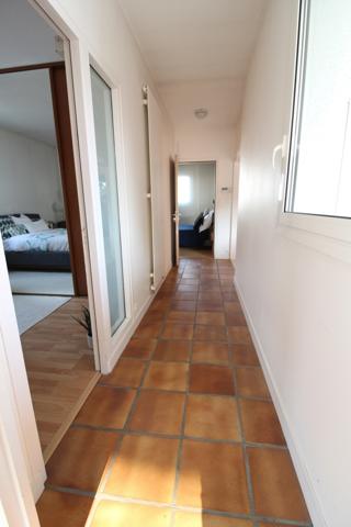 LA ROCHE SUR YON centre ville, Maison de 261m² en COLOCATION pour 6 personnes avec des Baux individuels de 10 mois renouvelables (du 01/09 au 30/06)