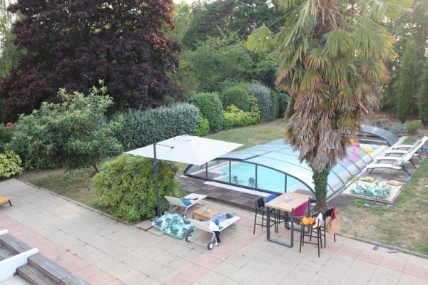 LA ROCHE SUR YON centre ville, Maison de 261m² en COLOCATION pour 6 personnes avec des Baux individuels de 10 mois renouvelables (du 01/09 au 30/06)