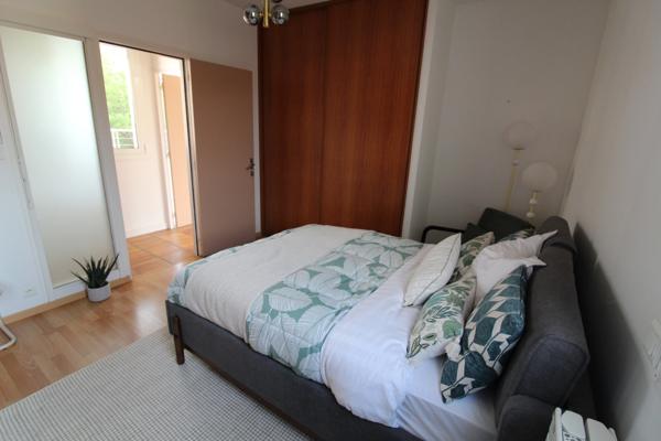 LA ROCHE SUR YON centre ville, Maison de 261m² en COLOCATION pour 6 personnes avec des Baux individuels de 10 mois renouvelables (du 01/09 au 30/06)