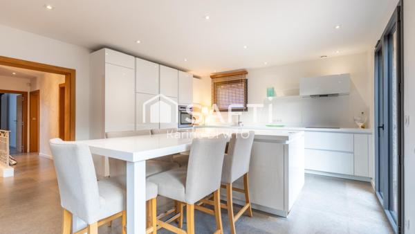 St Maxime - Villa rénovée - 149 m2 -  Aperçu mer