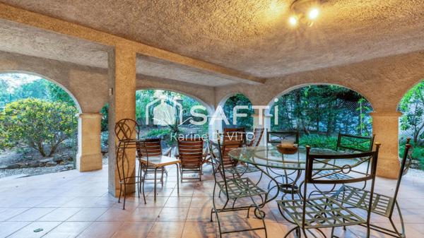 St Maxime - Villa rénovée - 149 m2 -  Aperçu mer