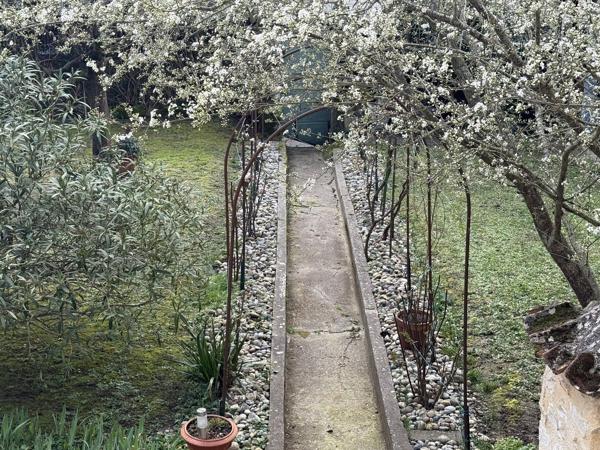 Maison de village magnifiquement rénovée avec jardin Condom