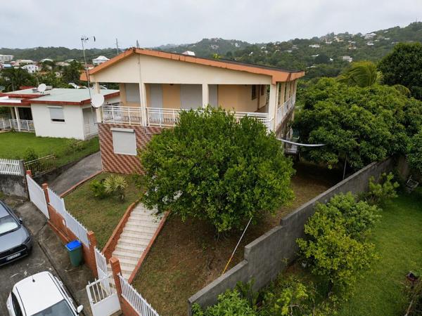 Maison à LE ROBERT, 97231 - 9 pièces 170m²