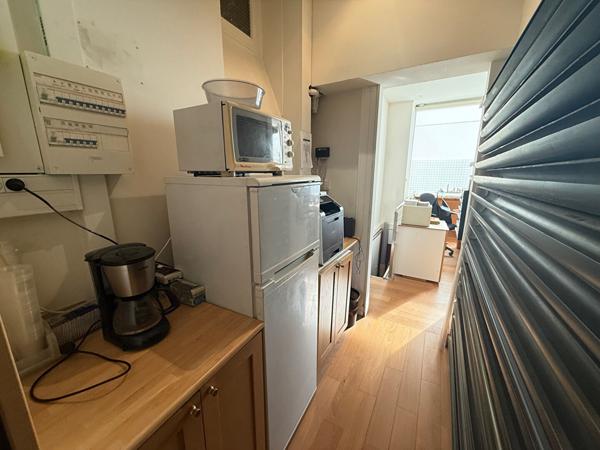 Local commercial vide