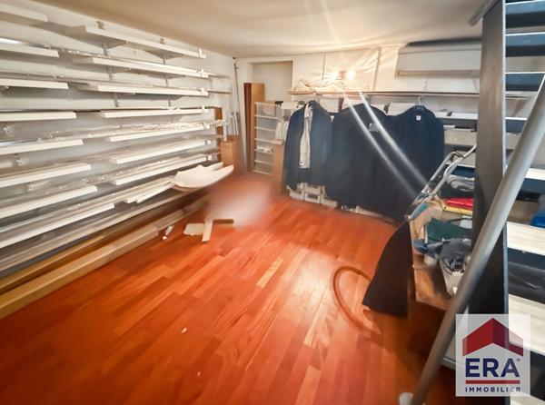 Local commercial vide