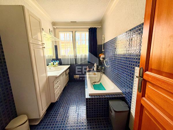 Perpignan "Las Cobas" - Maison  à vendre 4 faces, sous sol, jardin et piscine